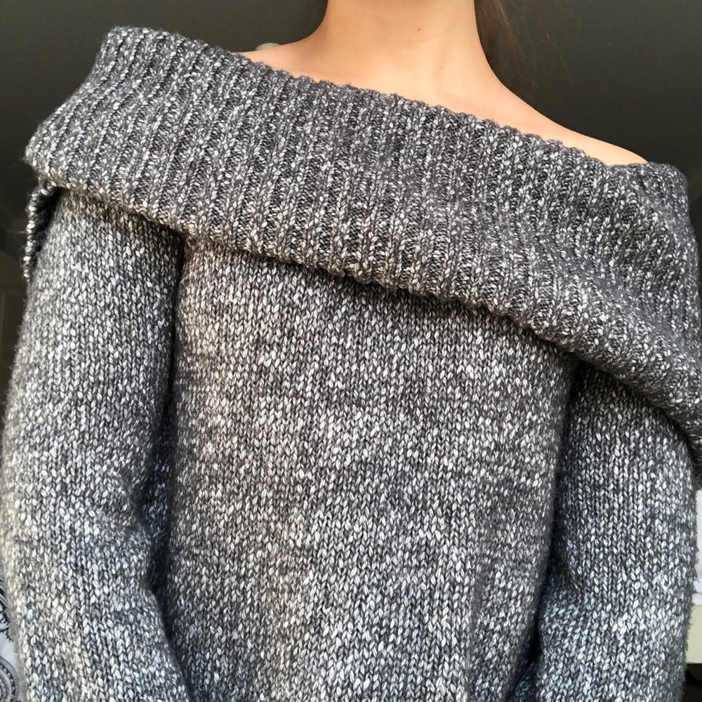 🍂Aerie Off Shoulder Sweater